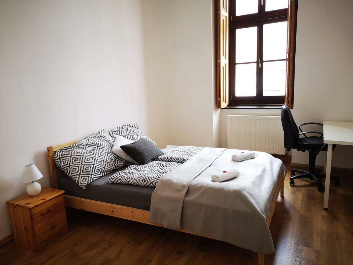 King 38-1 Apartman Appartement Pécs Buitenkant foto