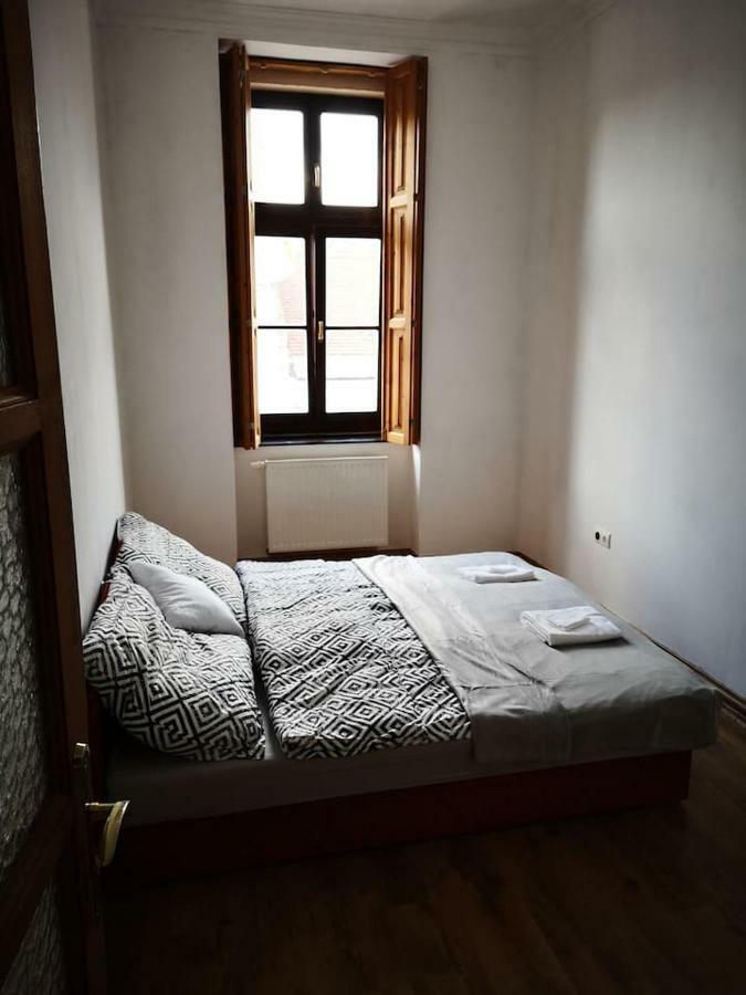 King 38-1 Apartman Appartement Pécs Buitenkant foto