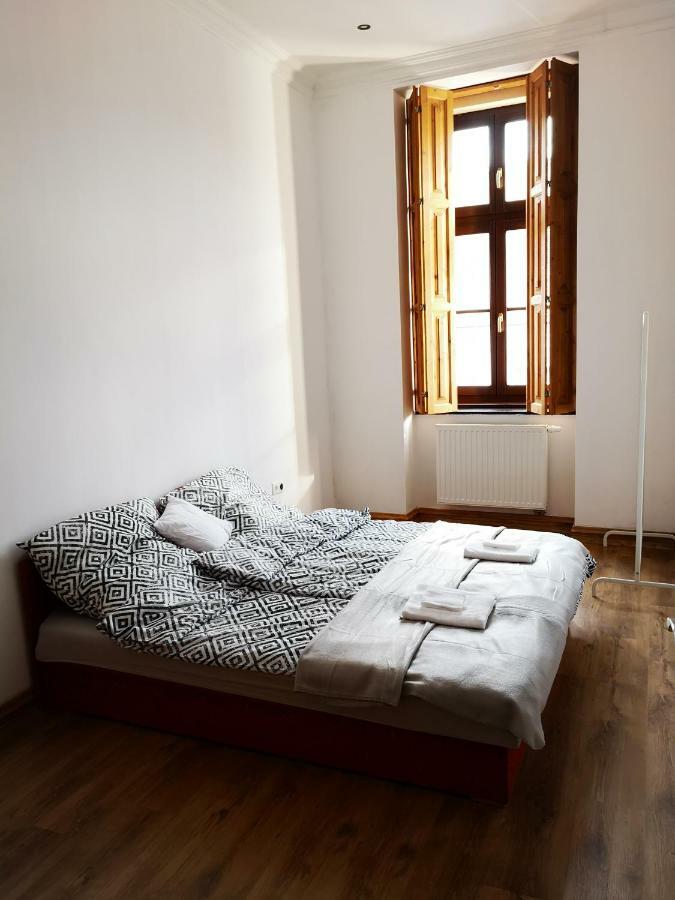 King 38-1 Apartman Appartement Pécs Buitenkant foto
